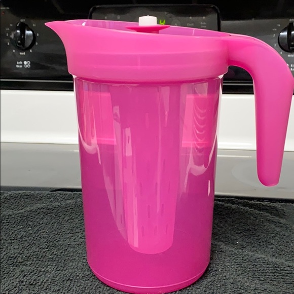 Tupperware Other - Tupperware 2 Qt/2 L Pitcher with Infuser Insert